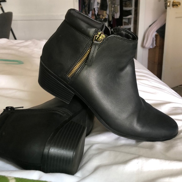 Mossimo Black Ankle Booties - Picture 4 of 4